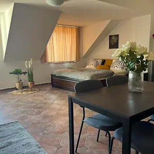 Old Town Square Appartement