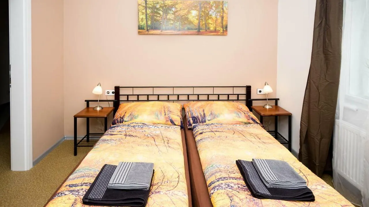 Apartment Four Year Seasons - Walkable To Centre, Metro And Riverside Prague 0*,  Czech Republic