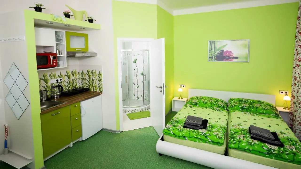 Apartment Four Year Seasons - Walkable To Centre, Metro And Riverside Prague Czech Republic