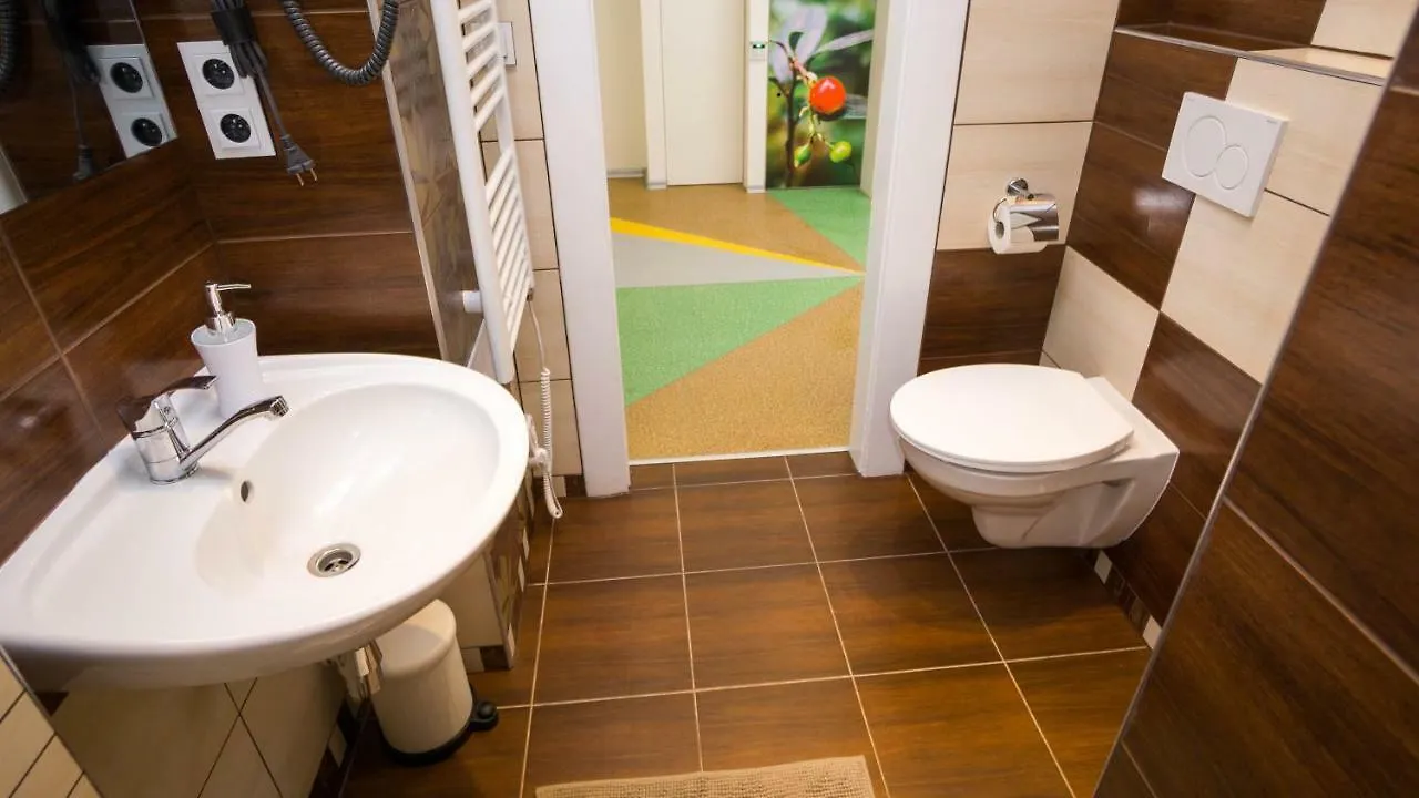 Apartment Four Year Seasons - Walkable To Centre, Metro And Riverside Prague