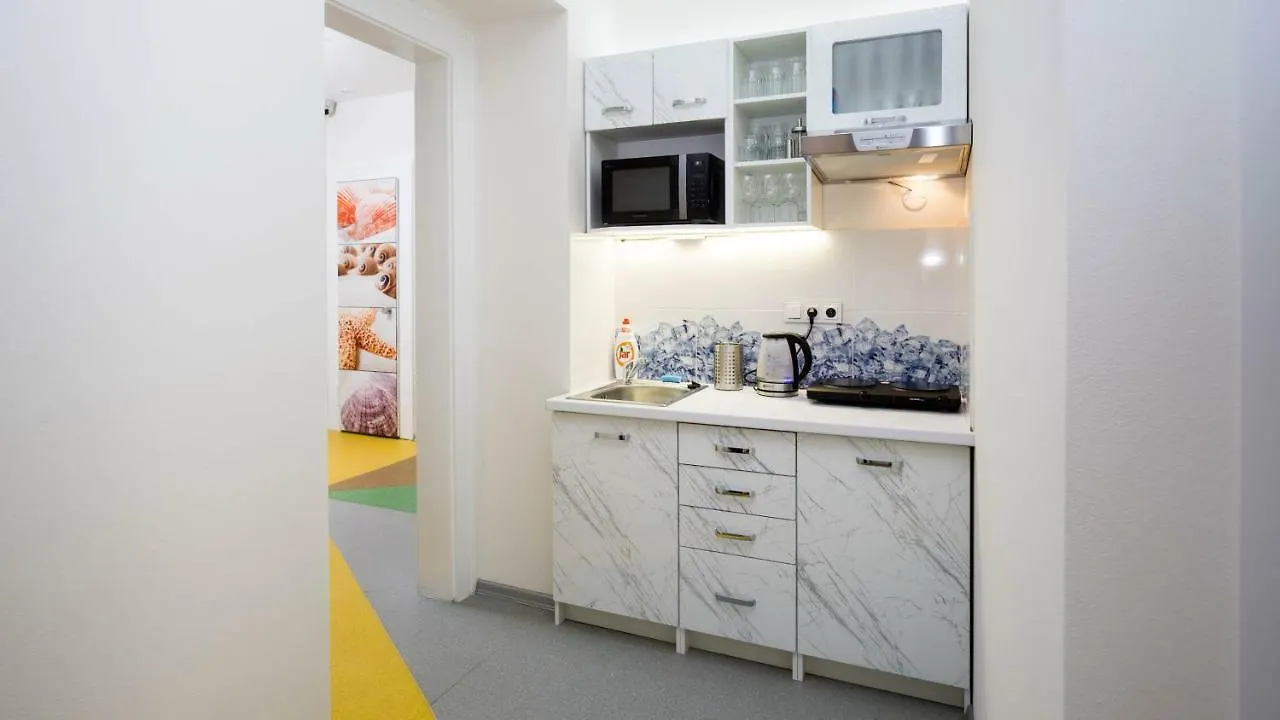 Apartment Four Year Seasons - Walkable To Centre, Metro And Riverside Prague